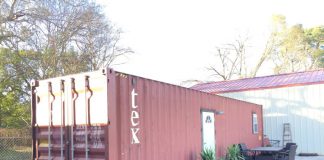 Als je denkt dat dit een gewone container is – kijk eens goed als de deur opengaat!