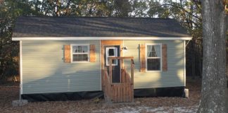 This Tiny Home Is A Cozy, Country Chic Retreat In The Middle Of The Woods