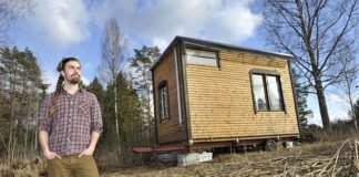 Henri, 27, rakensi itselleen liikuteltavan minitalon 5000 eurolla