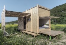 This Off-Grid Turkish Cabin Features a Nifty Pulley System