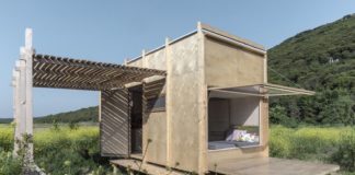 This Off-Grid Turkish Cabin Features a Nifty Pulley System