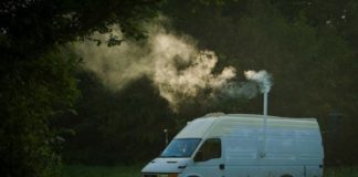 Dieser Mann renovierte einen alten Van in ein unglaubliches mobiles kleines Haus